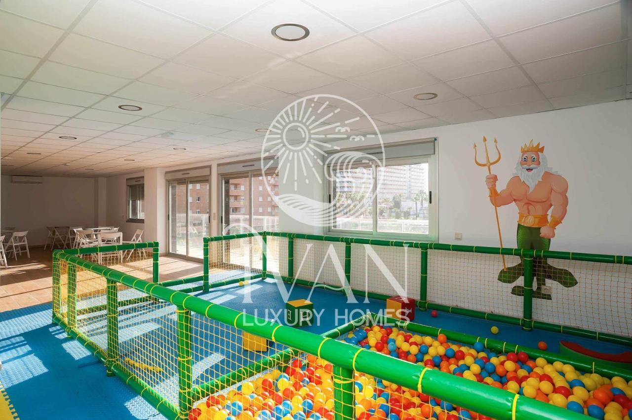 Casa Munteanu Ivan Luxury Homes 6ªpta Norte 1ªlinea オロペサ・デル・マール エクステリア 写真